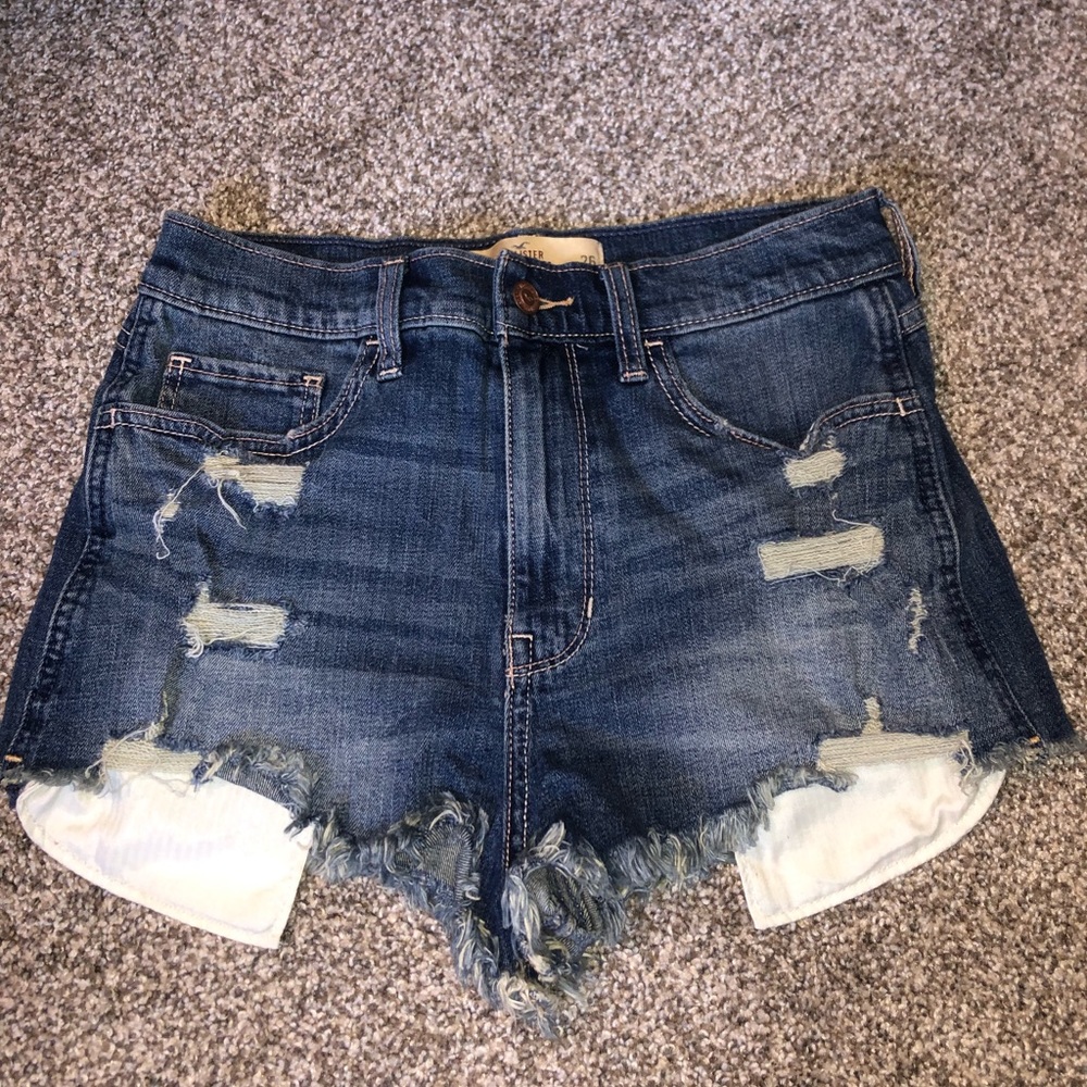 Hollister high rise jean shorts✨